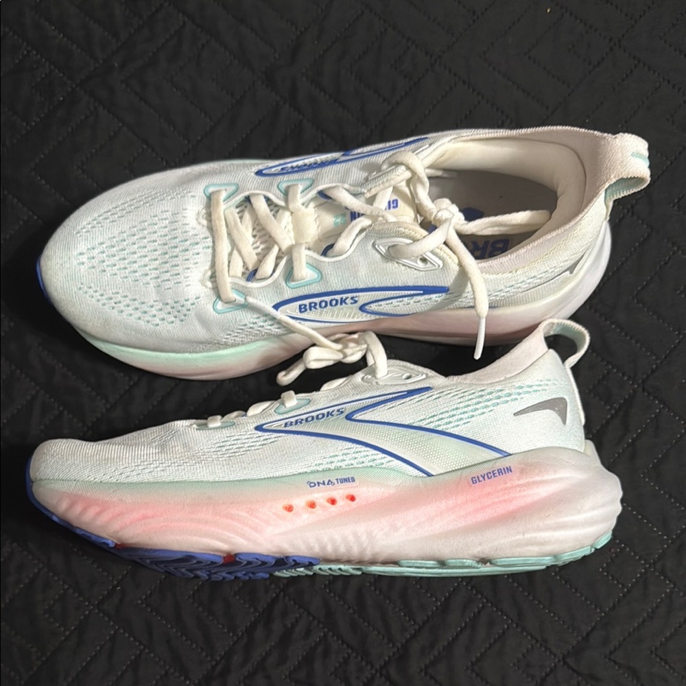 brooks running shoes